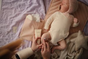 Крем для шкіри дитини: Як правильно обрати та застосовувати